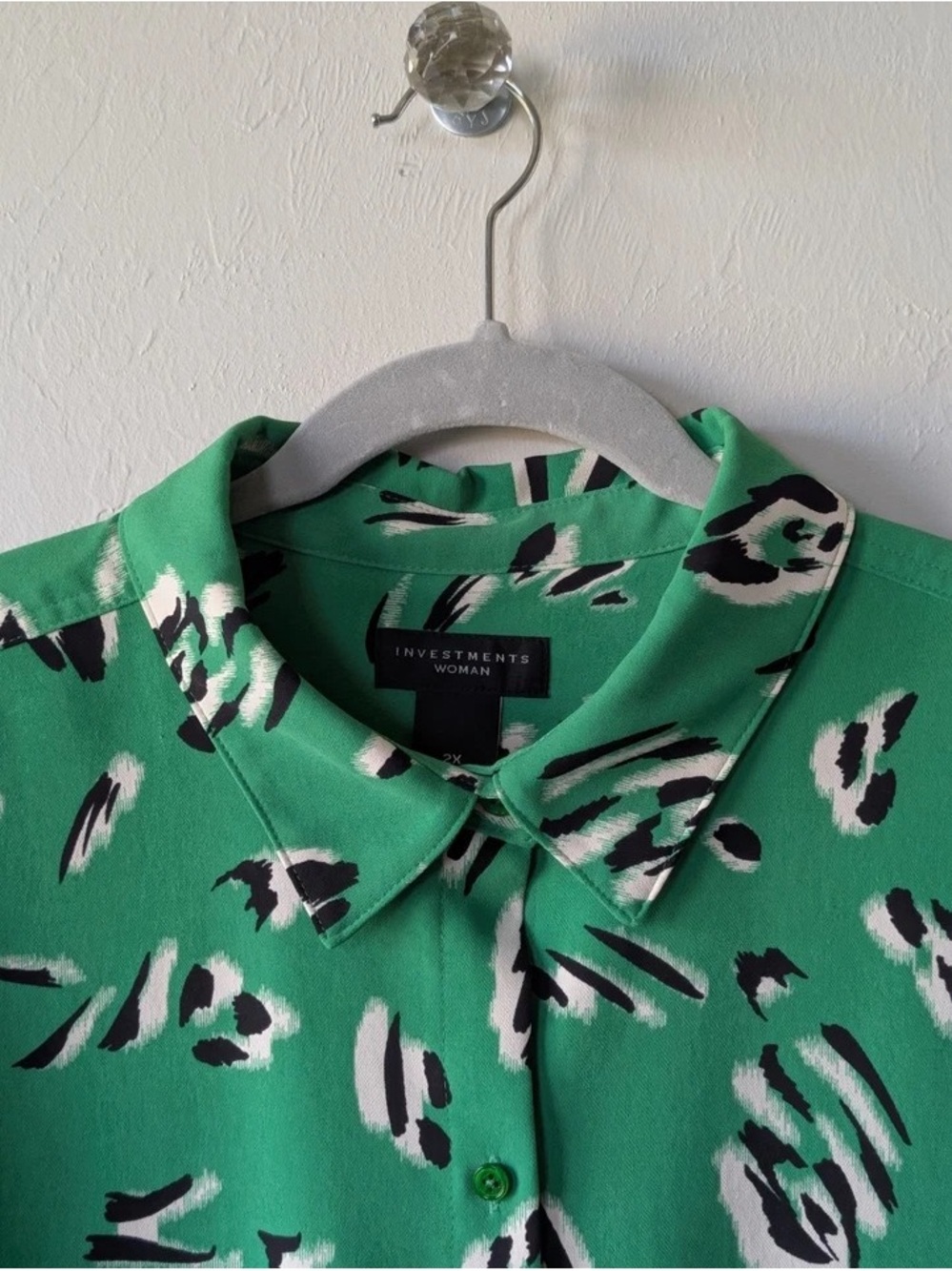 Investments Green Leopard-Print Button Down Shirt - Picture 3 of 11
